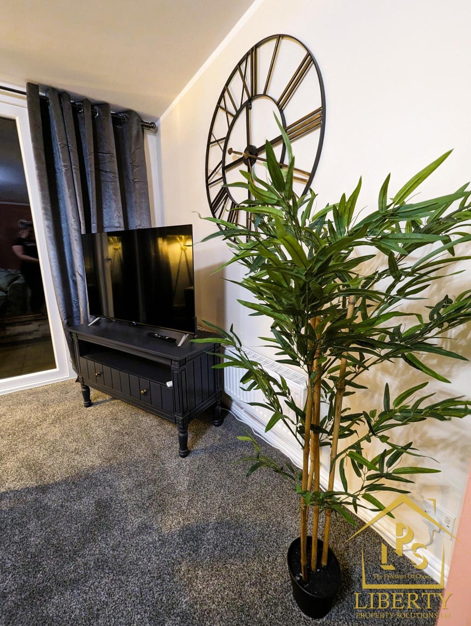 6 Guests * 4 Bedroom * Free Wi-Fi *ฮันติงตัน ภายนอก รูปภาพ