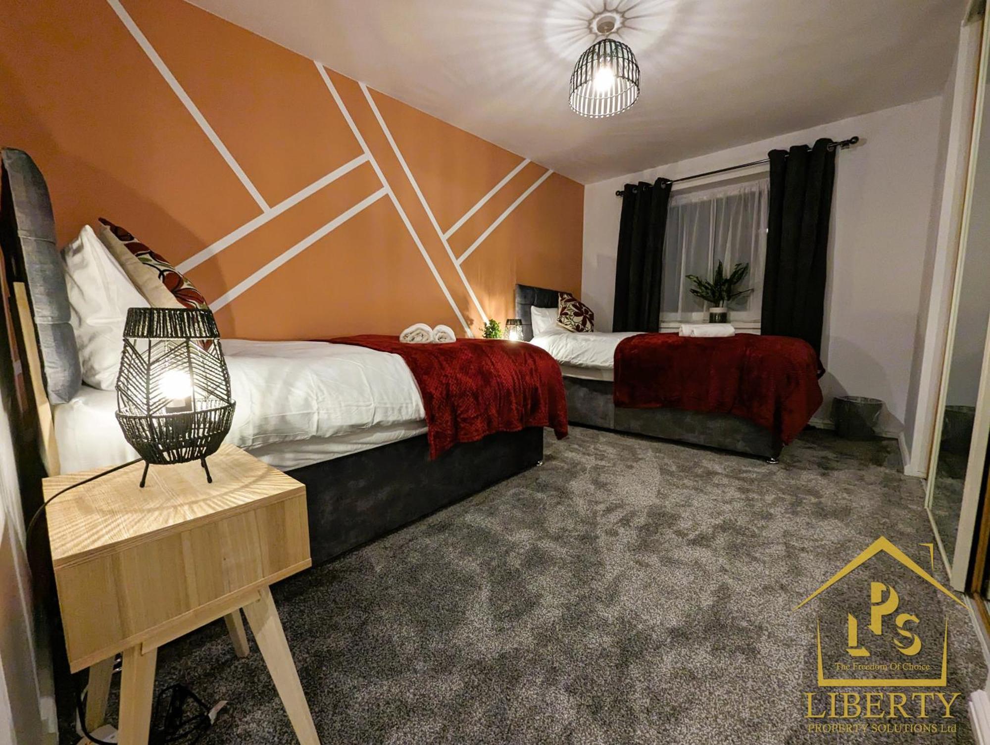 6 Guests * 4 Bedroom * Free Wi-Fi *ฮันติงตัน ภายนอก รูปภาพ