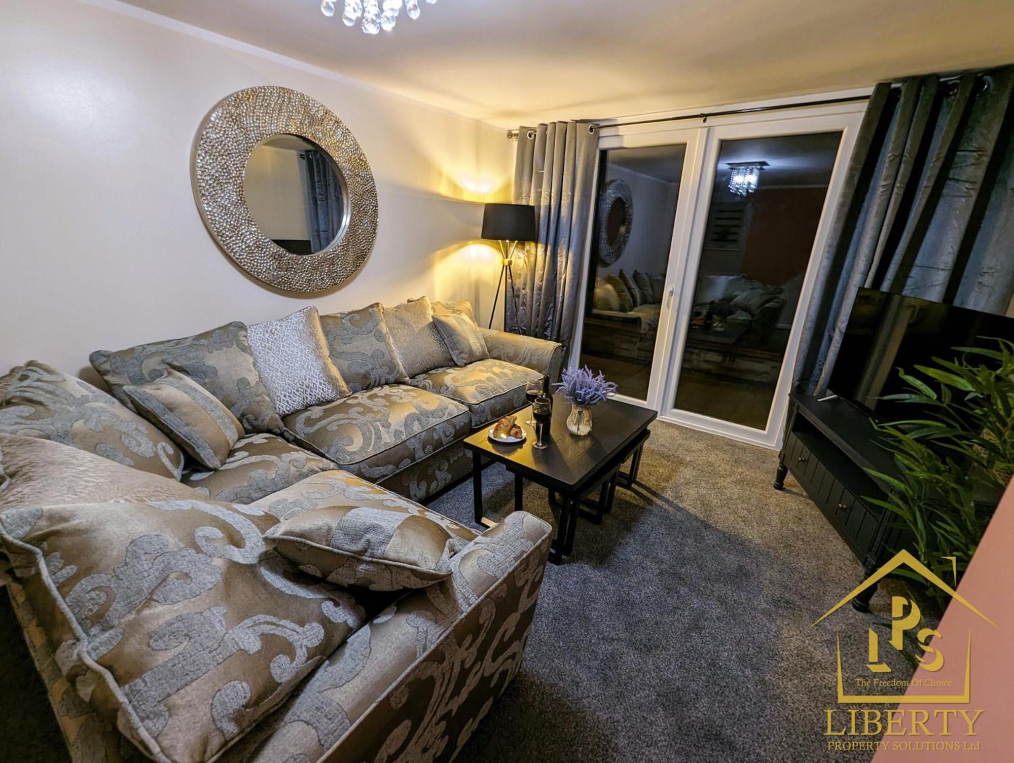 6 Guests * 4 Bedroom * Free Wi-Fi *ฮันติงตัน ภายนอก รูปภาพ