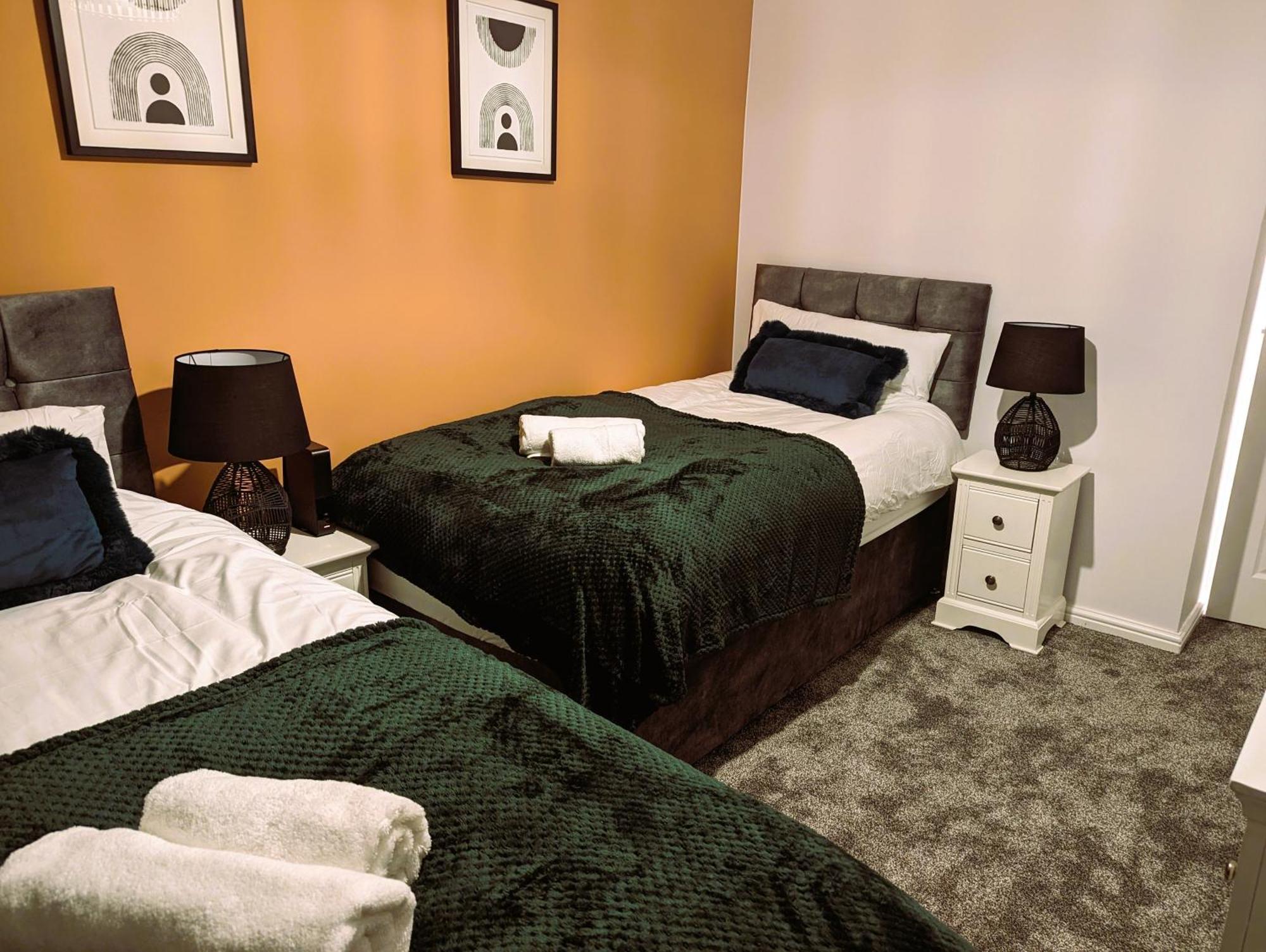 6 Guests * 4 Bedroom * Free Wi-Fi *ฮันติงตัน ภายนอก รูปภาพ